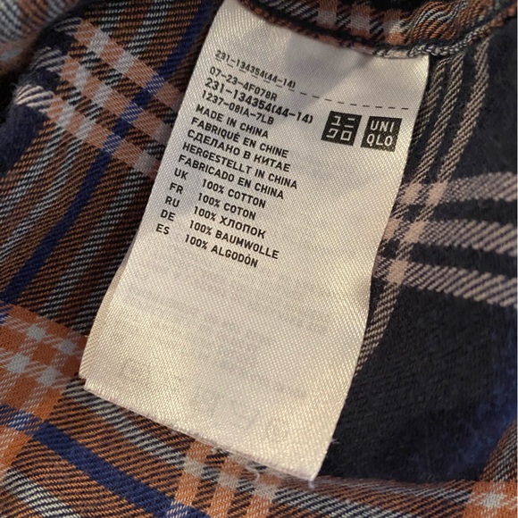 Uniqlo flannel button-up shirt - Picture 4 of 5